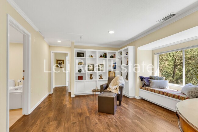 Building Photo - 6811 Beaver Pond Rd