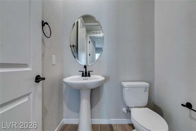 Building Photo - BEAUTIFUL 4 BEDROOM PROPERTY IN GATED COMMUNITY!