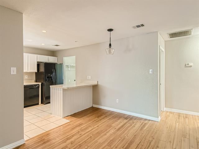 Building Photo - 403 Hollyberry Dr