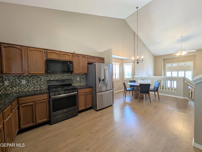 Building Photo - 12145 Sun Arbor Pl