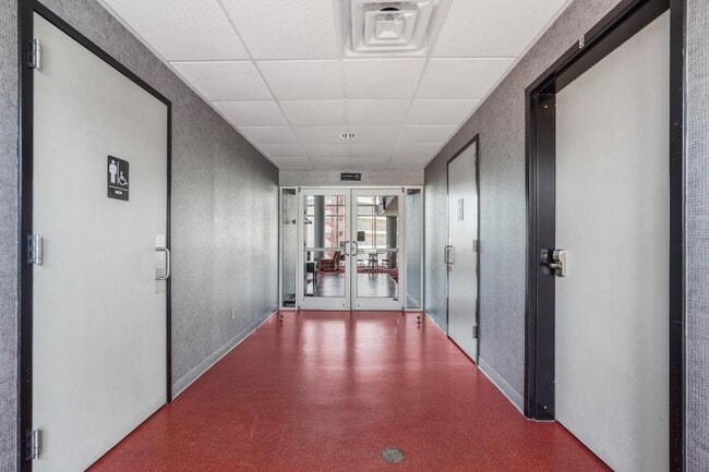 Building Photo - 210 Raceday Center Dr