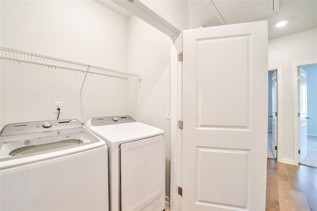 Building Photo - 2510 Great Silver Fir Aly