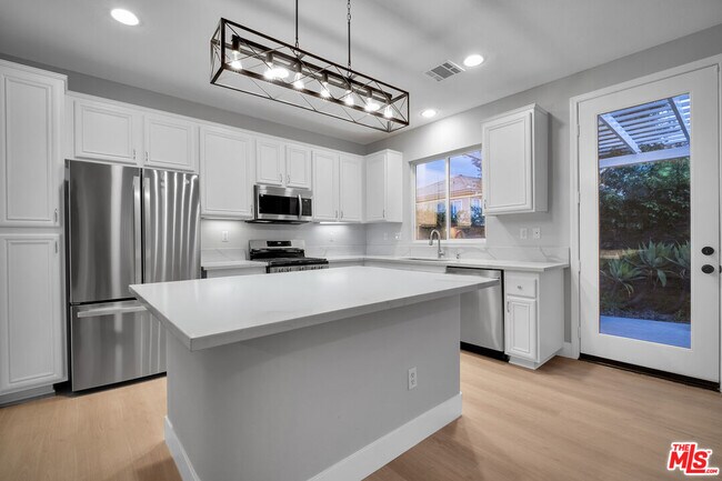 Building Photo - 24130 Tango Dr