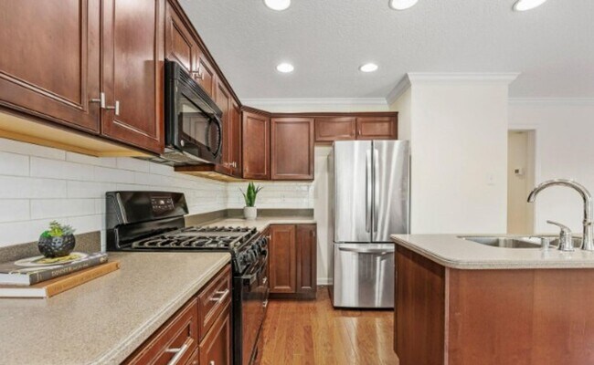 Building Photo - Knoxville 37934 - 4 bedroom 2 bath - call ...