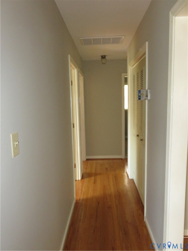 Building Photo - 4912 Leonard Ave