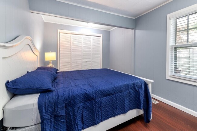 Building Photo - 35 Bayonne Dr