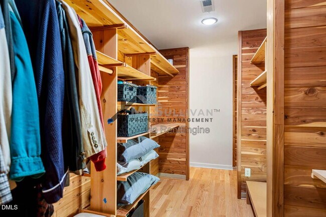 Building Photo - 2227 Graystone Ln