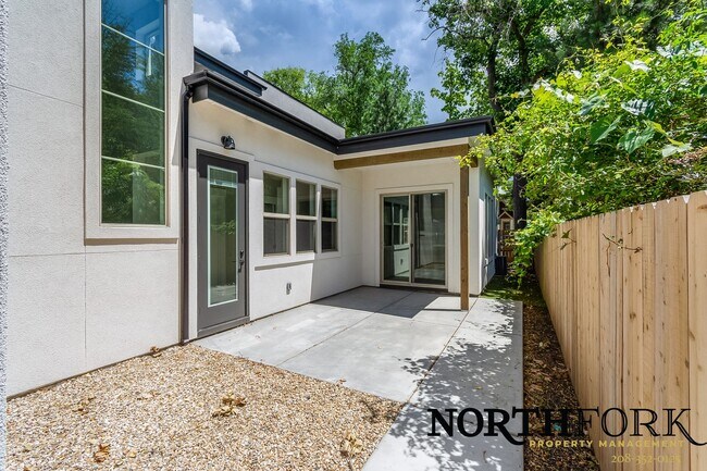 Building Photo - New Construction and Great Location - Avai...