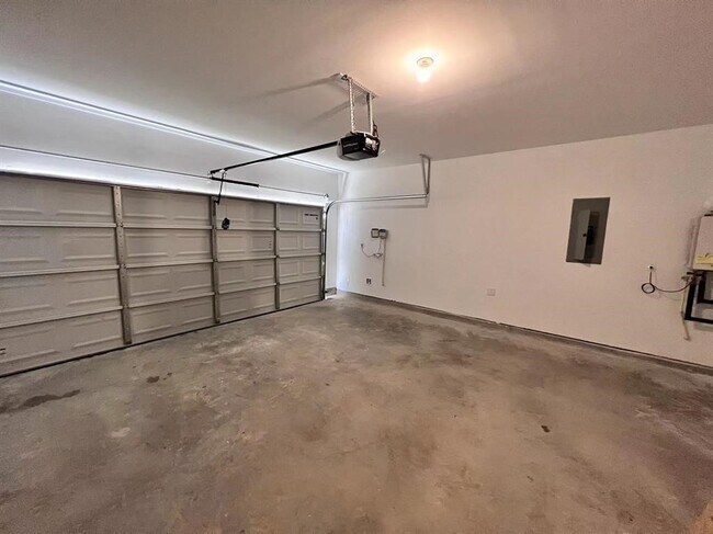 Building Photo - 23111 True Fortune Dr