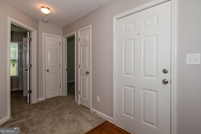 Building Photo - 70 Savoy Park Dr