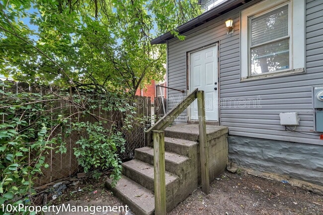 Building Photo - 1127 McAllister Ave