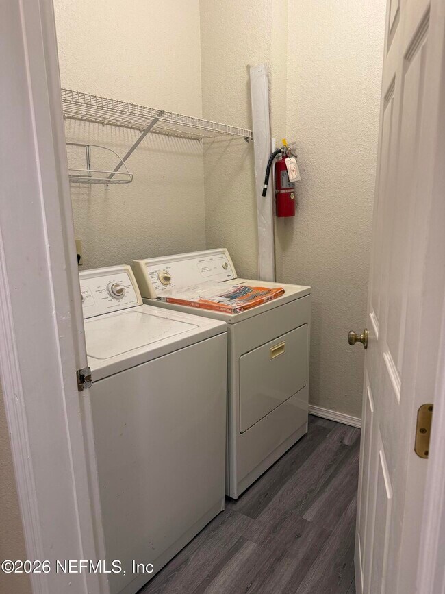 Building Photo - 13810 Sutton Park Dr N