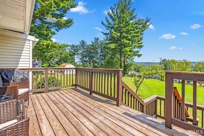 Building Photo - 1744 Parkview Dr