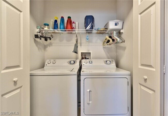 Building Photo - 8560 Violeta St