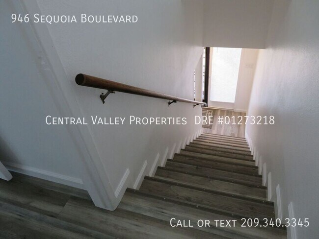 Building Photo - 946 Sequoia Blvd