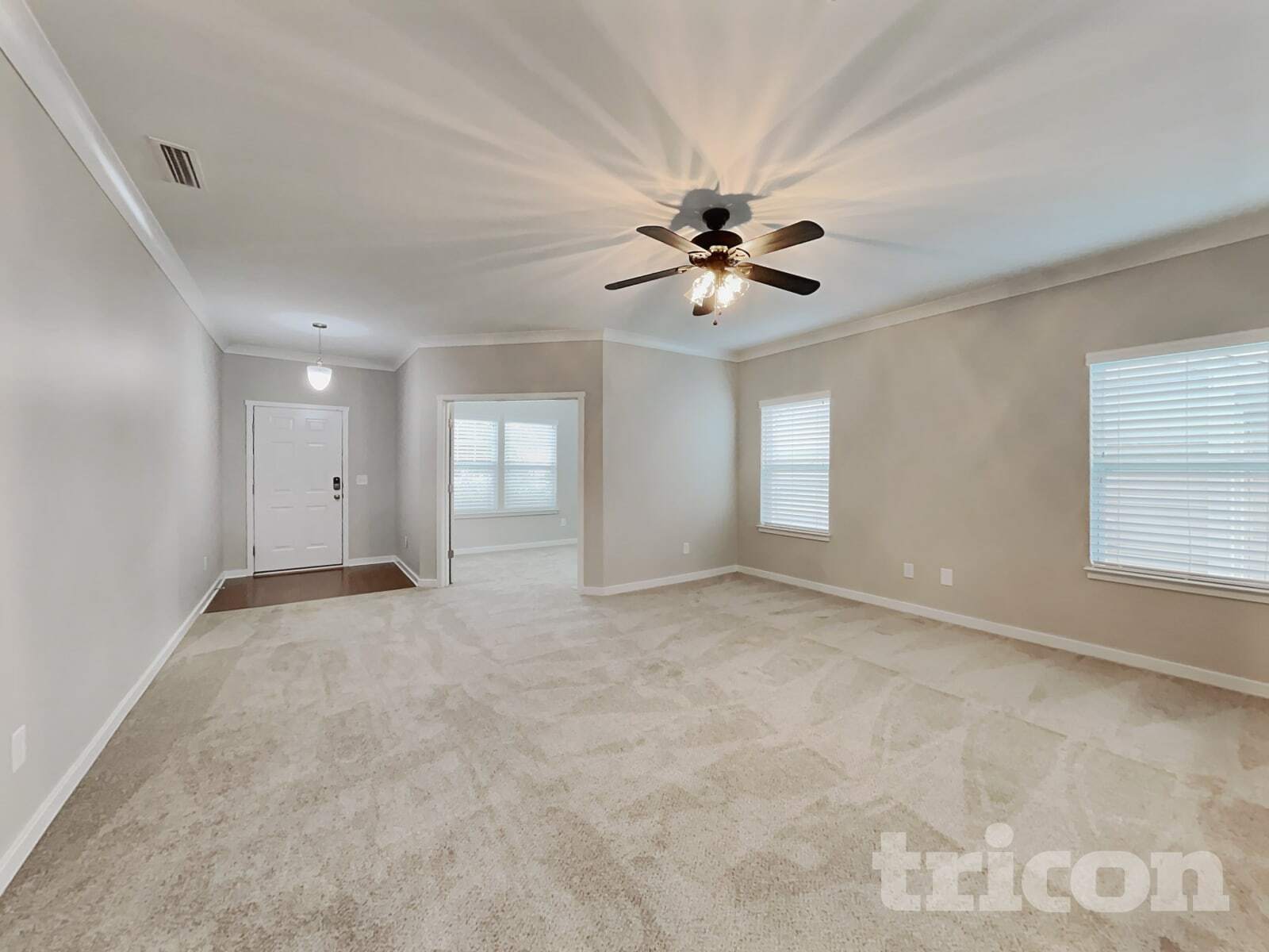 Building Photo - 513 Soaring St