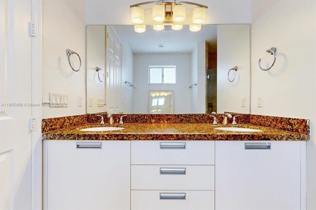 Building Photo - 3180 New York St