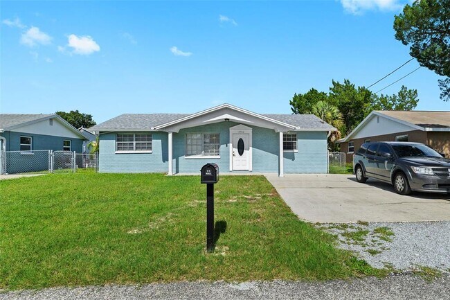 Building Photo - 13916 Sommers Ave