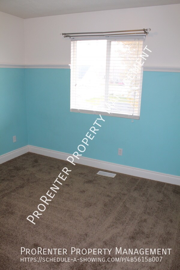 Building Photo - 1398 N 2585 W