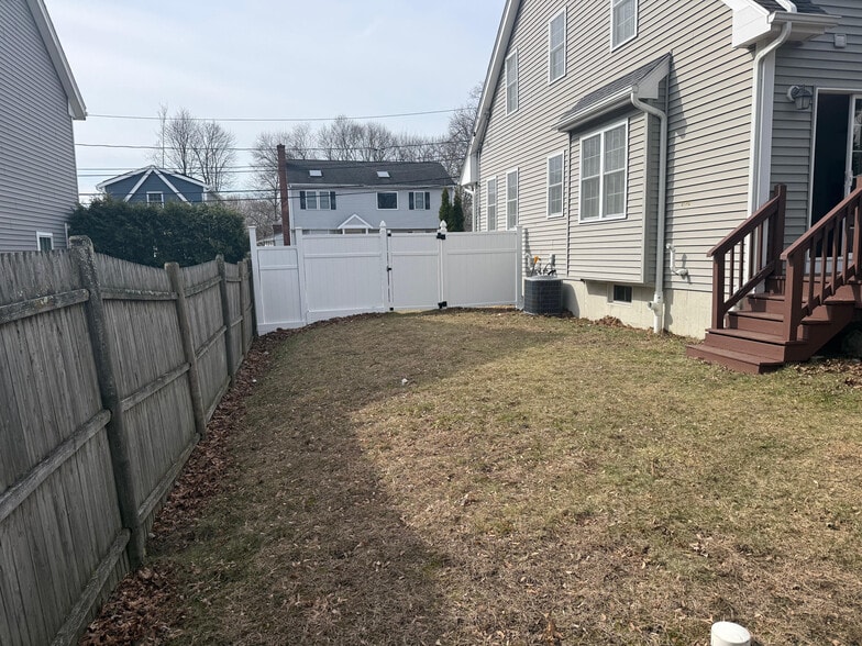 Building Photo - 34 Bingham Ave