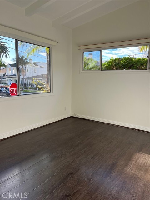 Building Photo - 3300 Seaview Ave