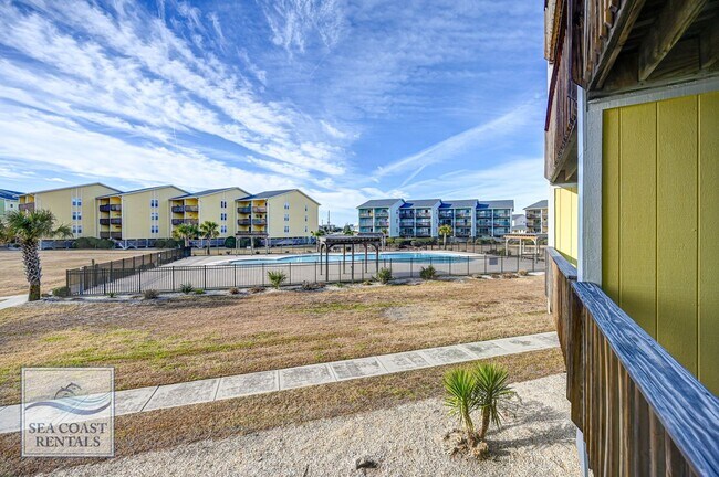 Building Photo - FURNISHED OFF-SEASON MONTHLY RENTAL NOW AVAILABLE