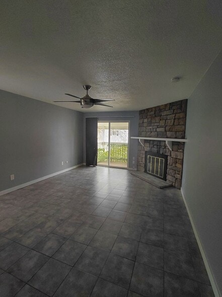 Building Photo - 14433 E Jewell Ave