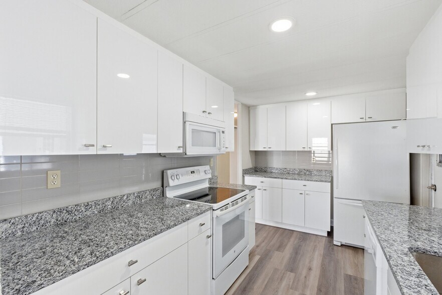 Building Photo - 29250 US-19