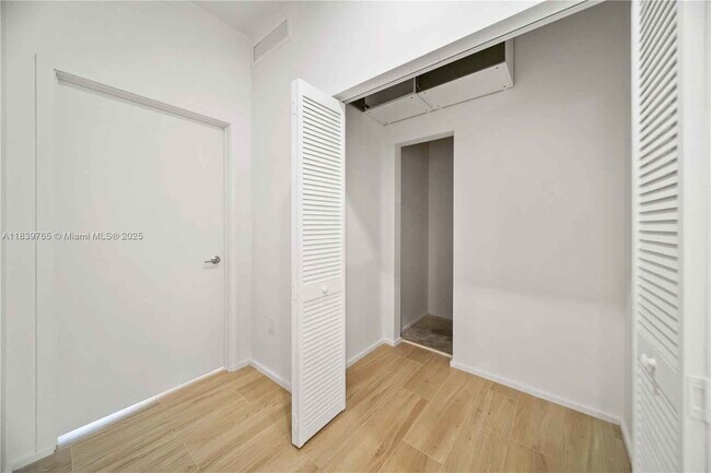 Building Photo - Northwest 9th Court, Miami, FL 33127 - 5 BR 3 BA townhouse