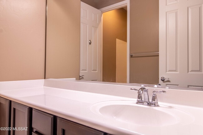 Building Photo - 12565 N Golden Mirror Dr