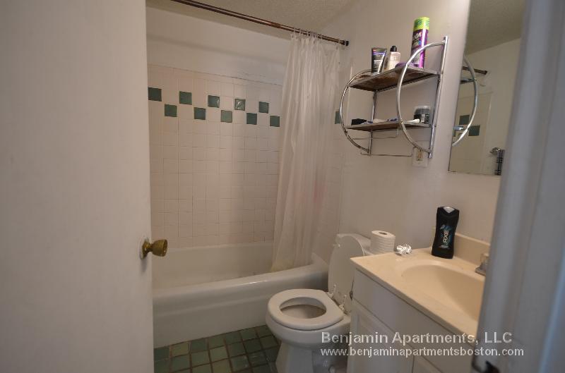 Building Photo - 61 S Huntington Ave