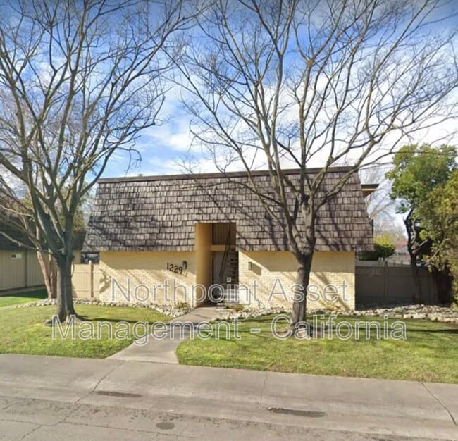 Primary Photo - 1229 Jonas Ave