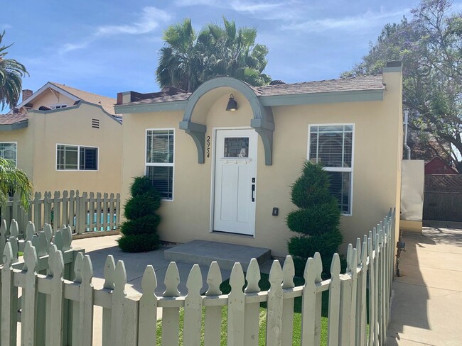 Building Photo - One Bedroom Bungalow in Boutique Community...