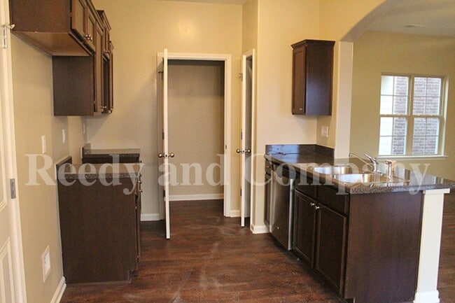 Building Photo - 7937 Bay Meadow Cir S