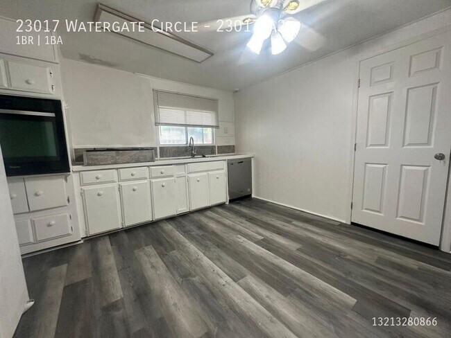 Building Photo - 23017 Watergate Cir