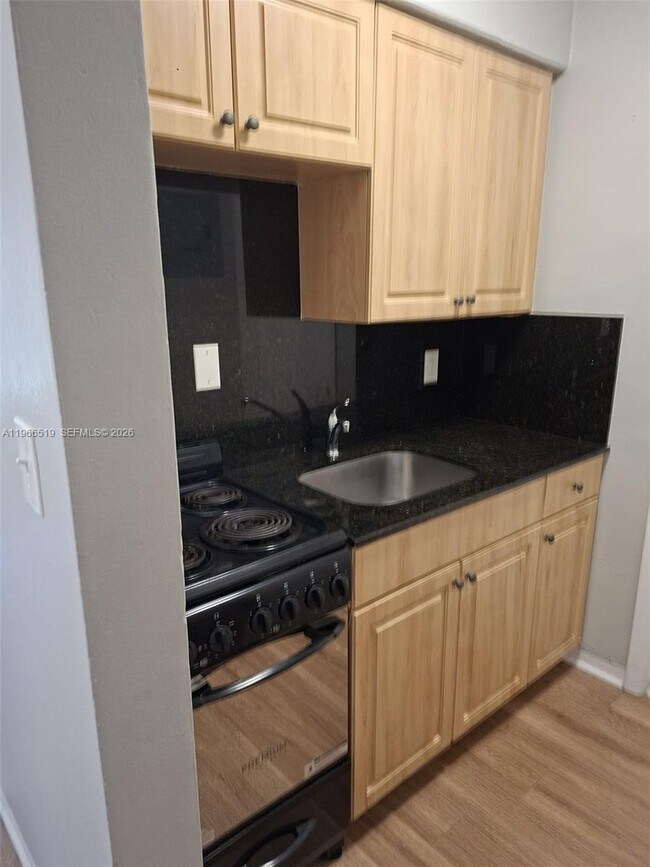 Building Photo - 13025 Emerald Dr