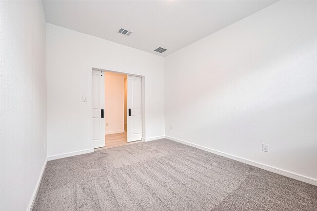 Building Photo - 2627 Clapbread Ln
