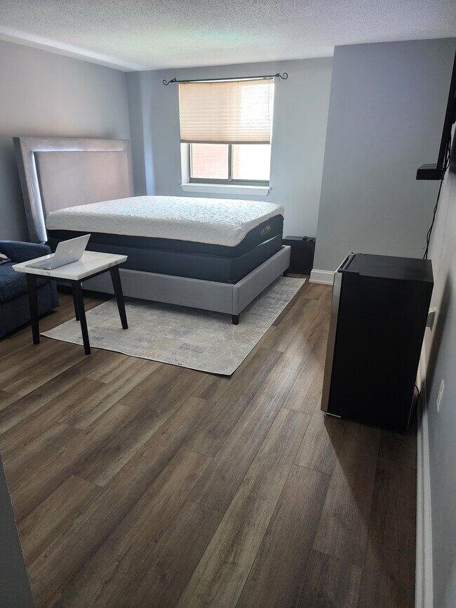 Building Photo - 200 Burkhall St