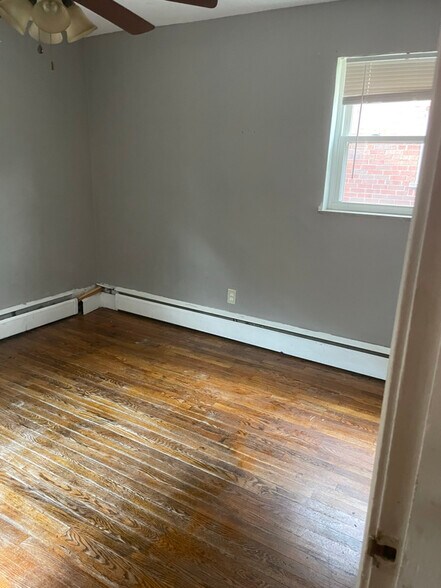 Building Photo - 5917 Cary Ave