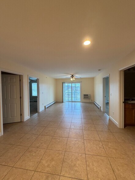 Building Photo - 9 Jenna Ln