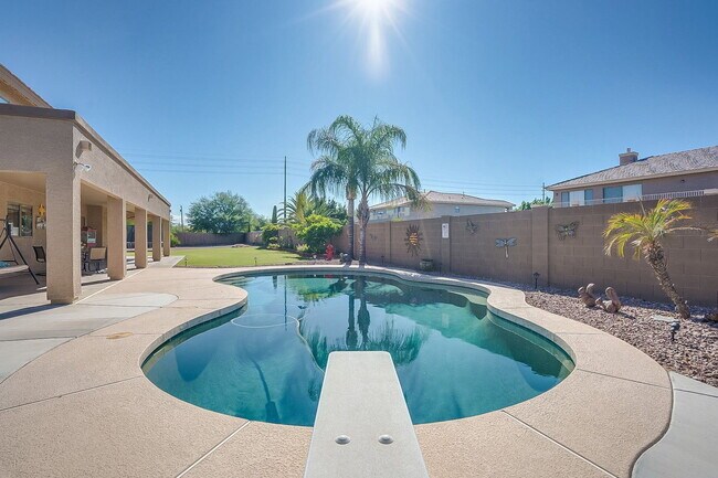 Building Photo - 7543 E Kael Cir