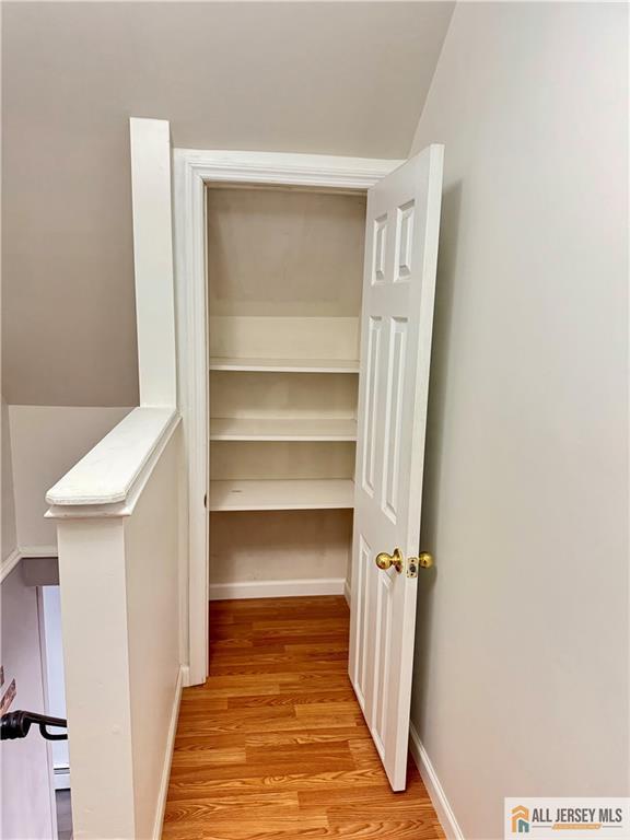 Building Photo - 39 Hillcrest Ave