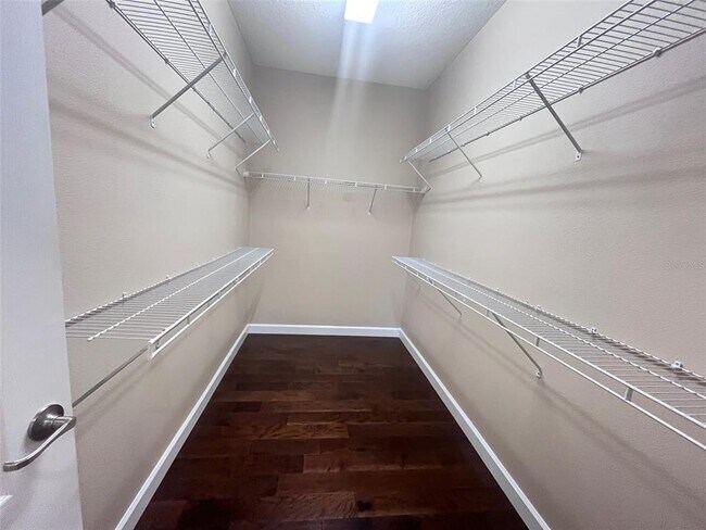 Building Photo - 15150 Evergreen Oak Loop