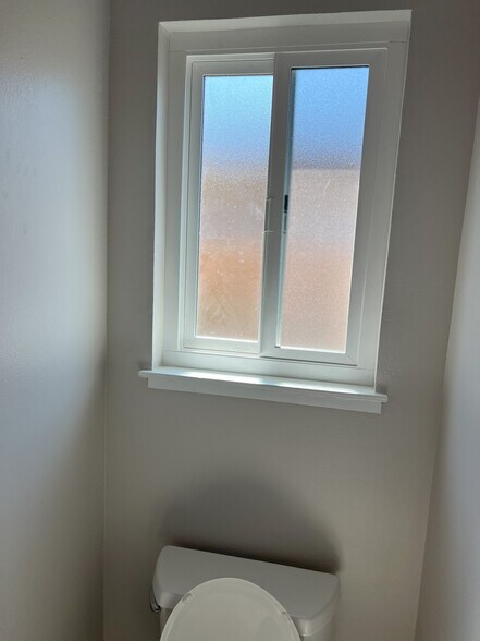 Toilet in Master Bath - 5181 Oxbow Ct