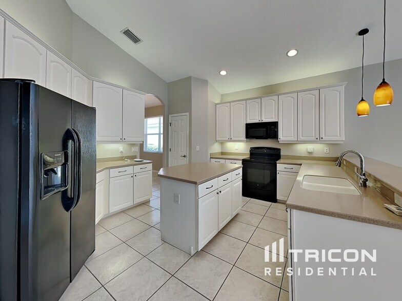 Building Photo - 6492 Rookery Cir