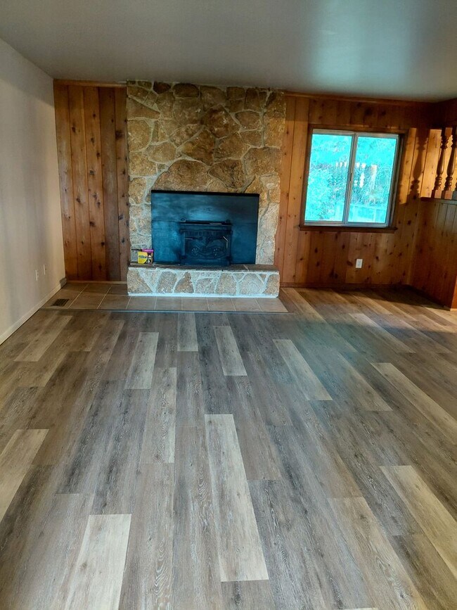 Building Photo - Silverdale Area Home