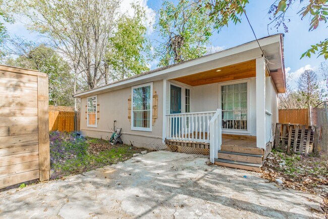 Building Photo - 3002 Kirk St