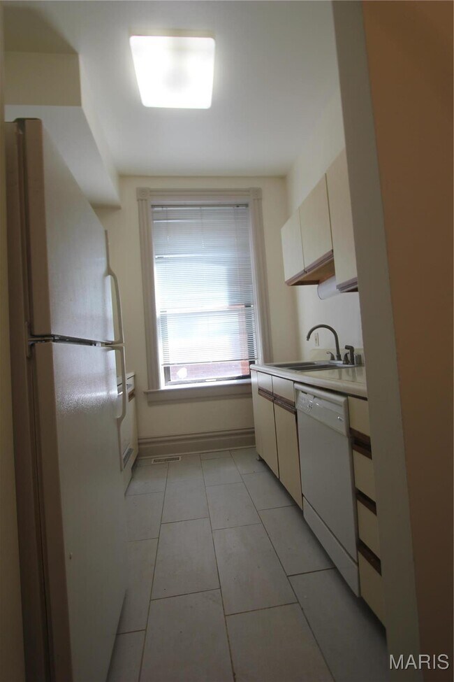 Building Photo - 3809 Shenandoah Ave