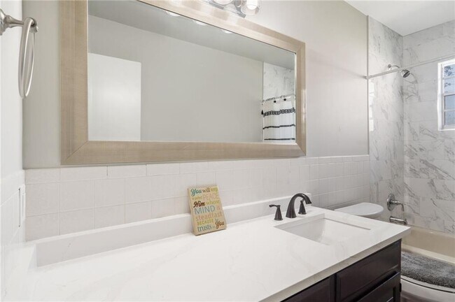 Building Photo - 1306 N Silent Grove Rd