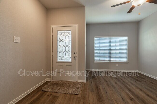 Building Photo - 9106 Canvas Run